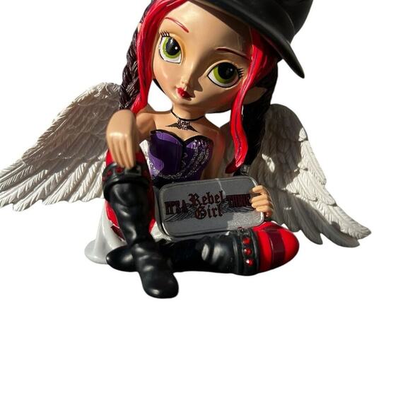 “REBEL GIRL THING” Figurine - Picture 3 of 11